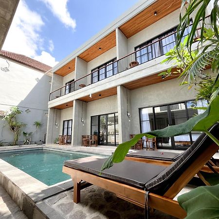 Adi Surya Guest House Seminyak  Ngoại thất bức ảnh