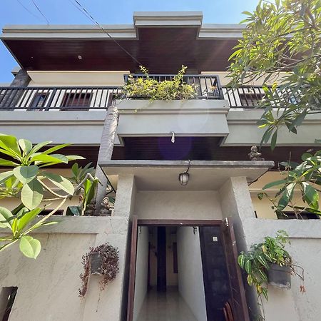 Adi Surya Guest House Seminyak  Ngoại thất bức ảnh