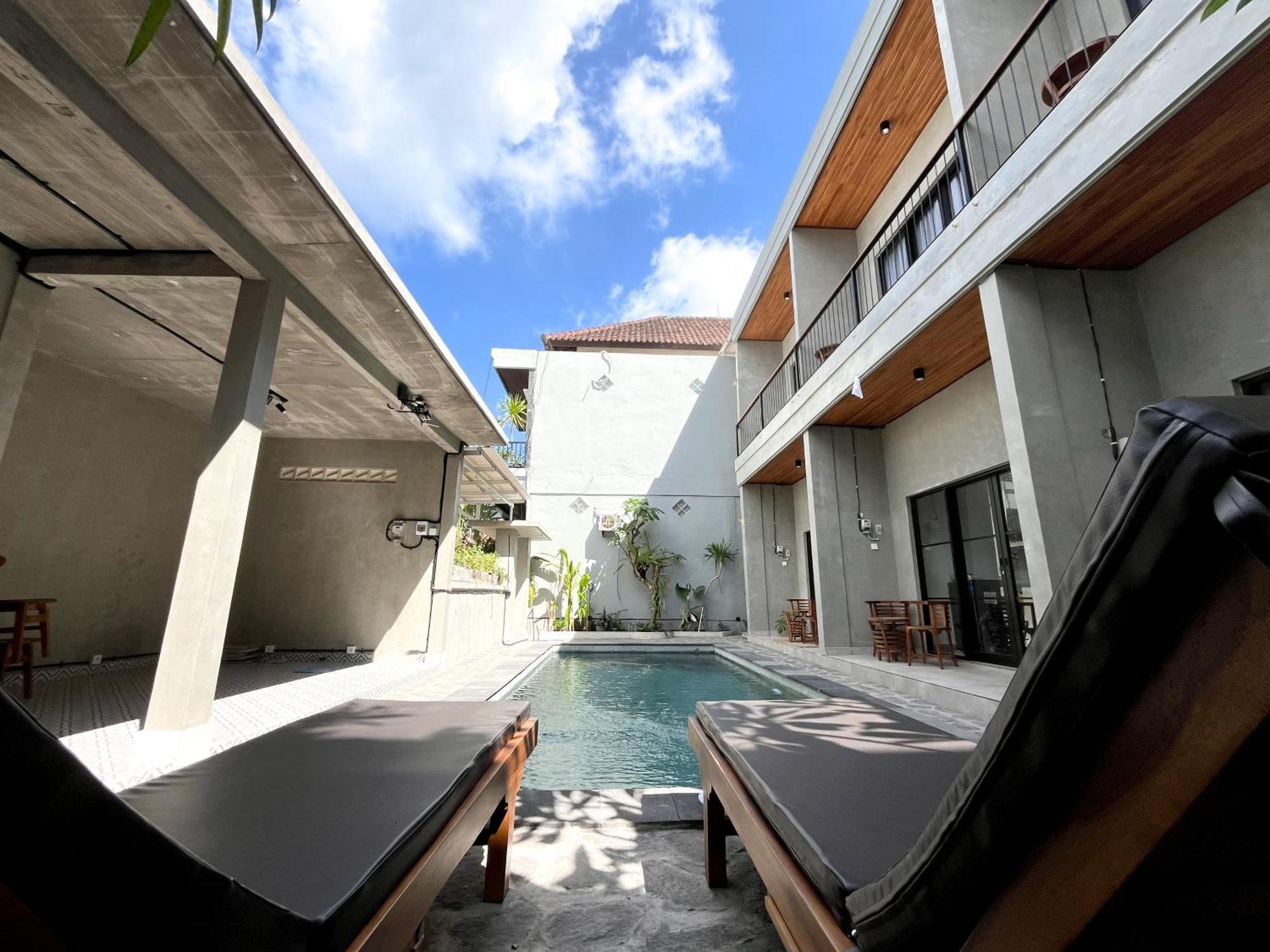 Adi Surya Guest House Seminyak  Ngoại thất bức ảnh