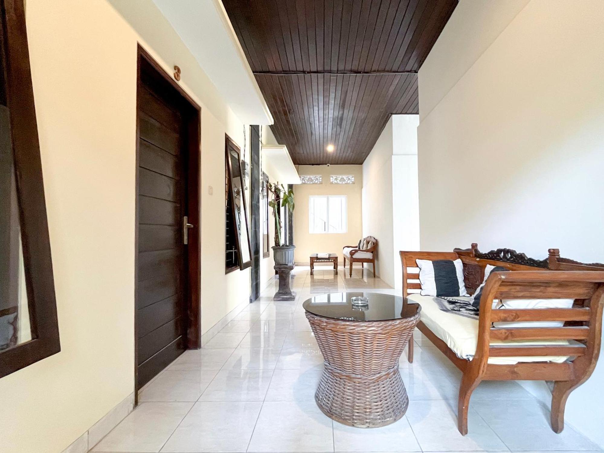 Adi Surya Guest House Seminyak  Ngoại thất bức ảnh