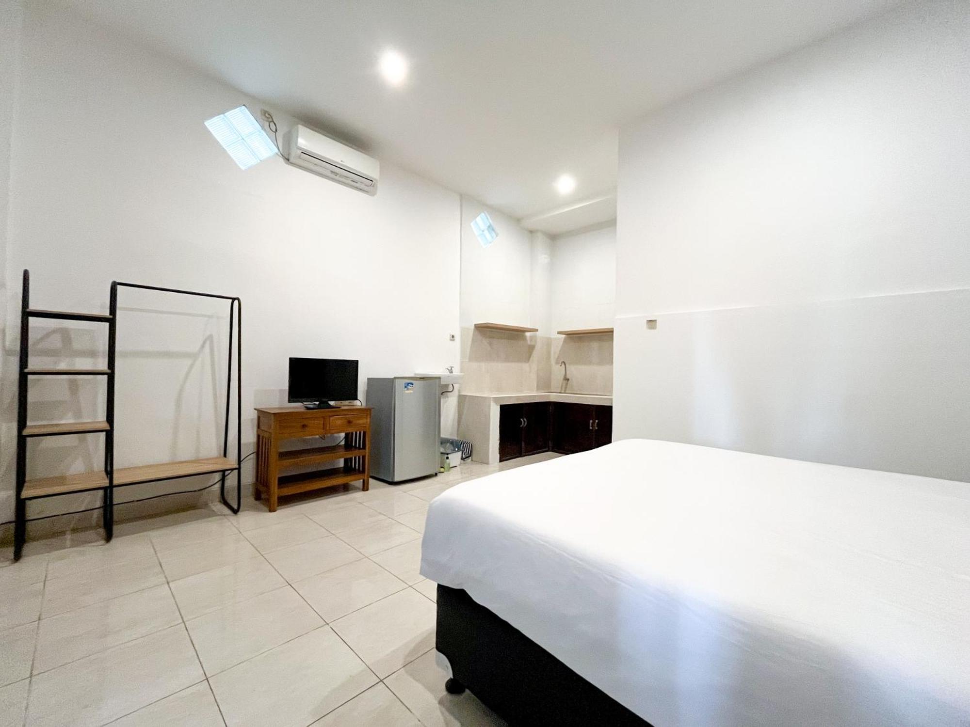 Adi Surya Guest House Seminyak  Ngoại thất bức ảnh