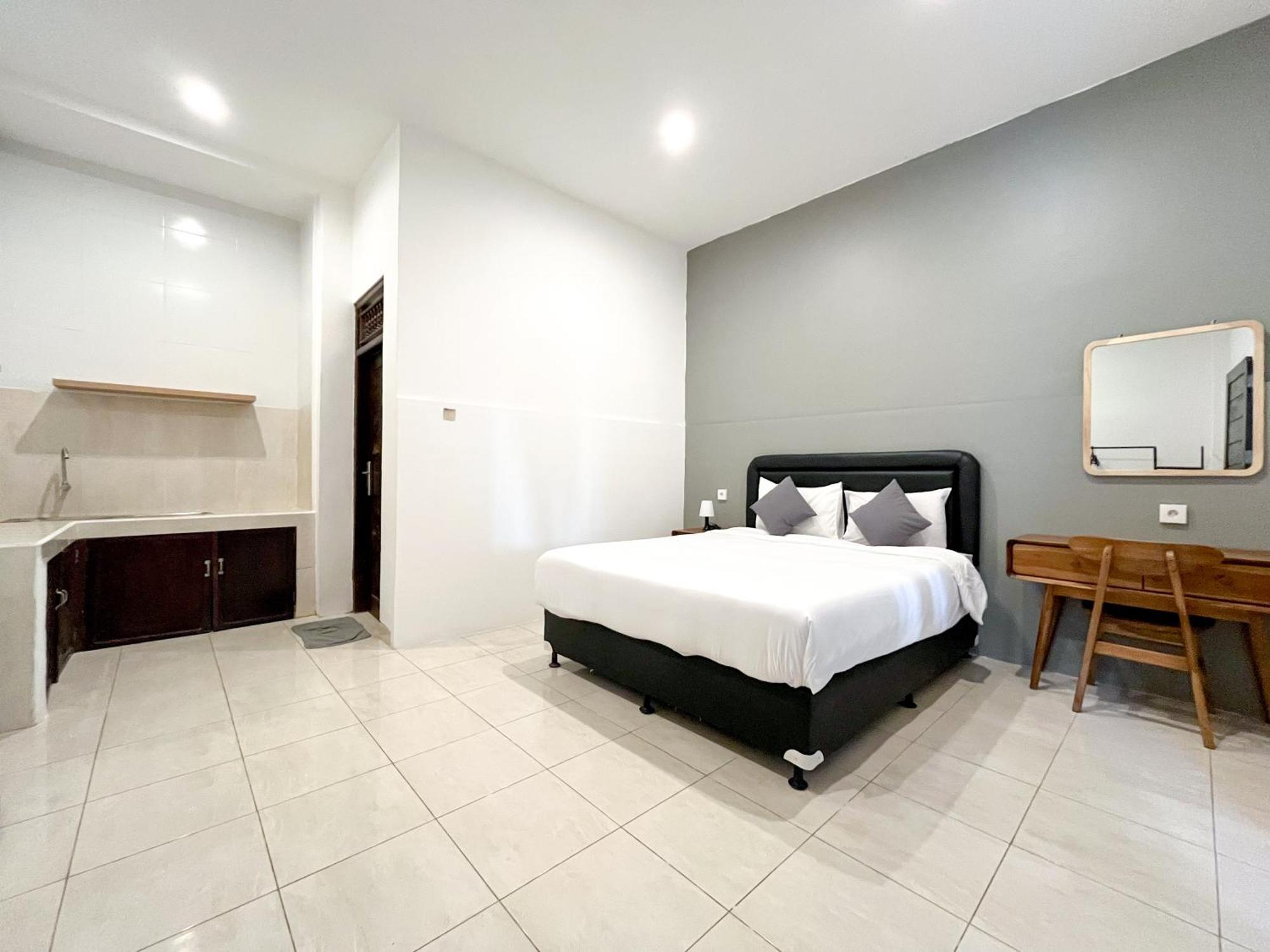 Adi Surya Guest House Seminyak  Ngoại thất bức ảnh