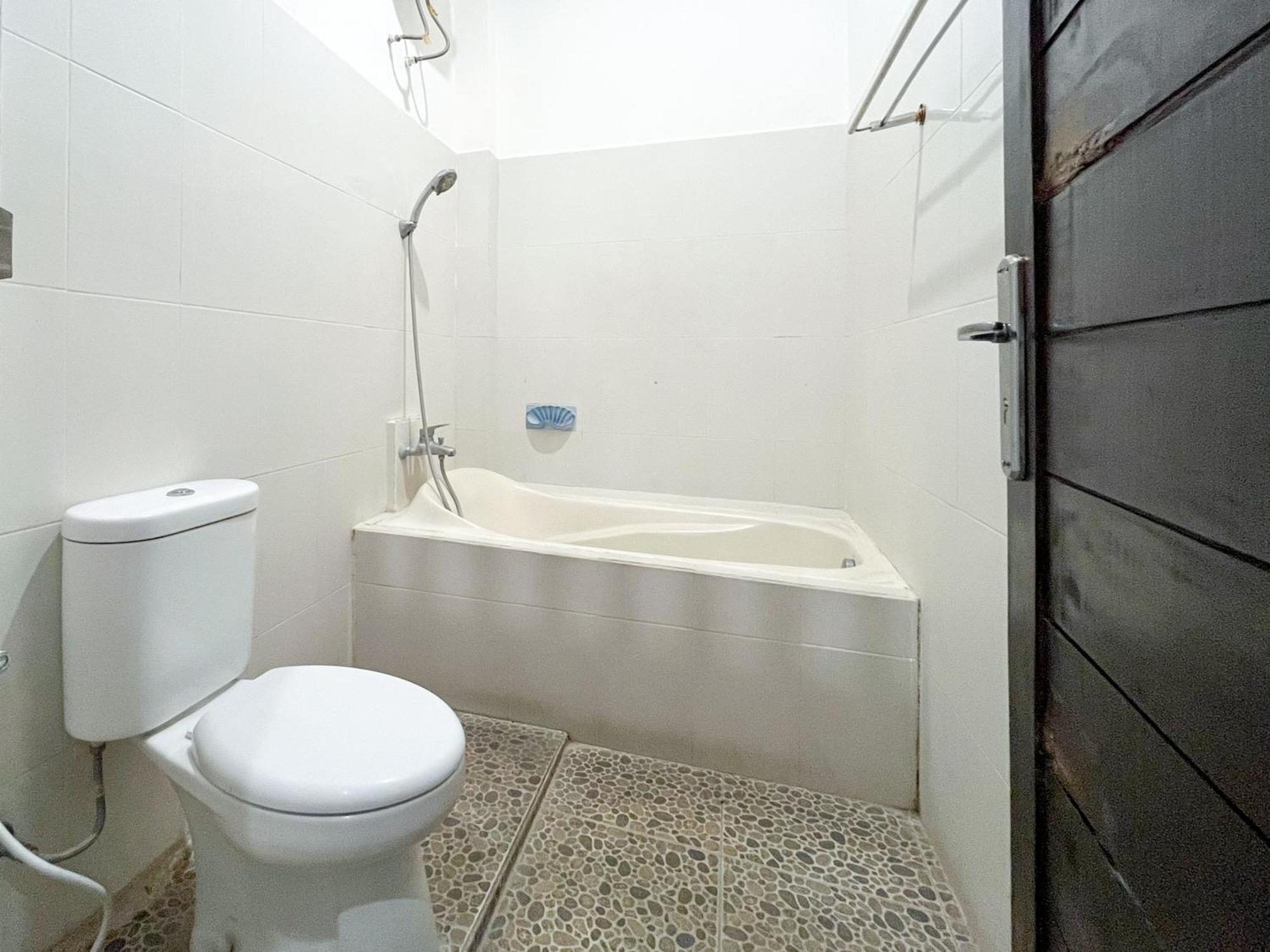 Adi Surya Guest House Seminyak  Ngoại thất bức ảnh